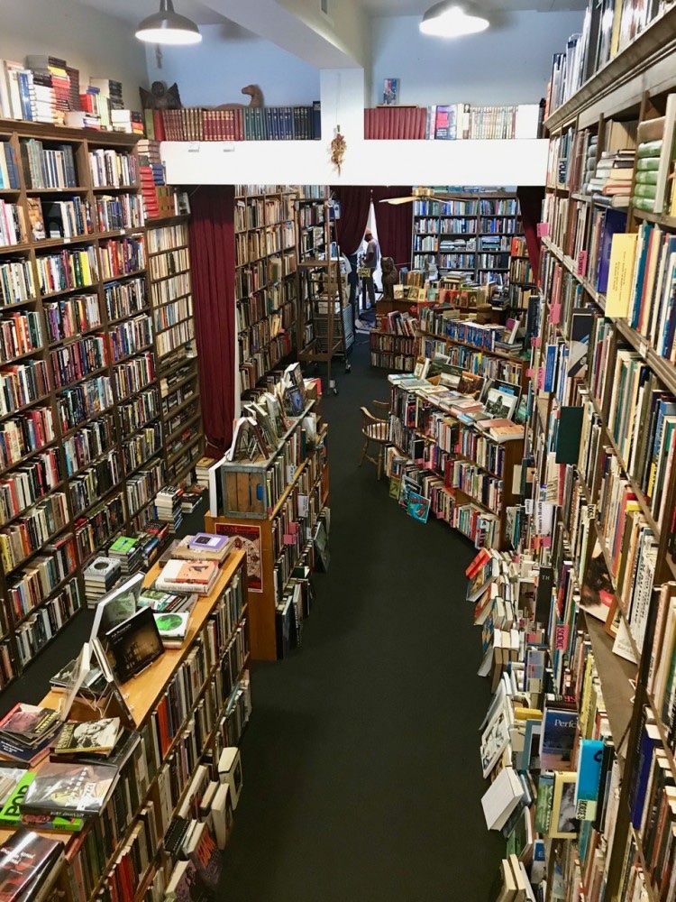 Pop-up bookstore hopes to stay in Amesbury